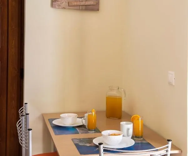 Delphinus Nefeli Áyios Nikítas