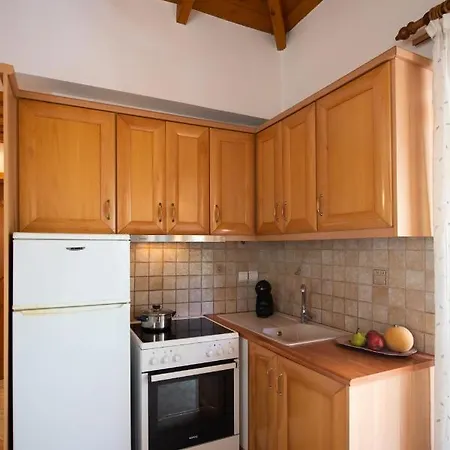 Delphinus Nefeli Áyios Nikítas