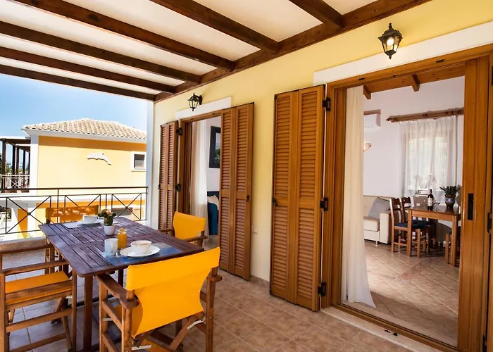 Delphinus Nefeli * Agios Nikitas